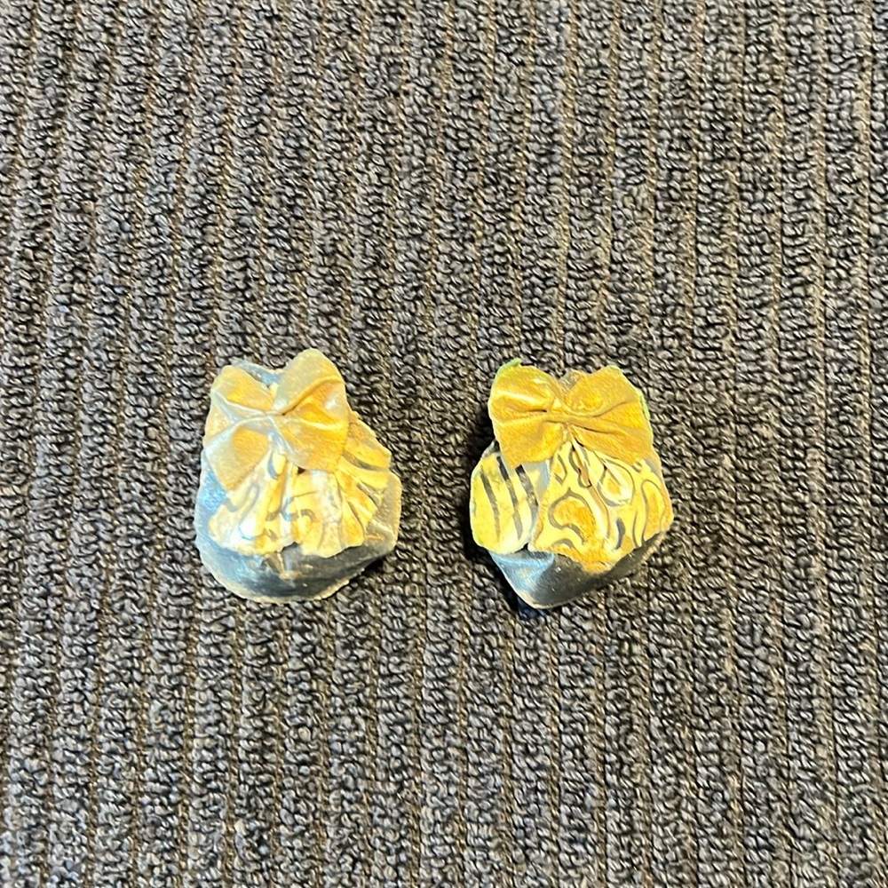 Earrings - Picture 2 of 3